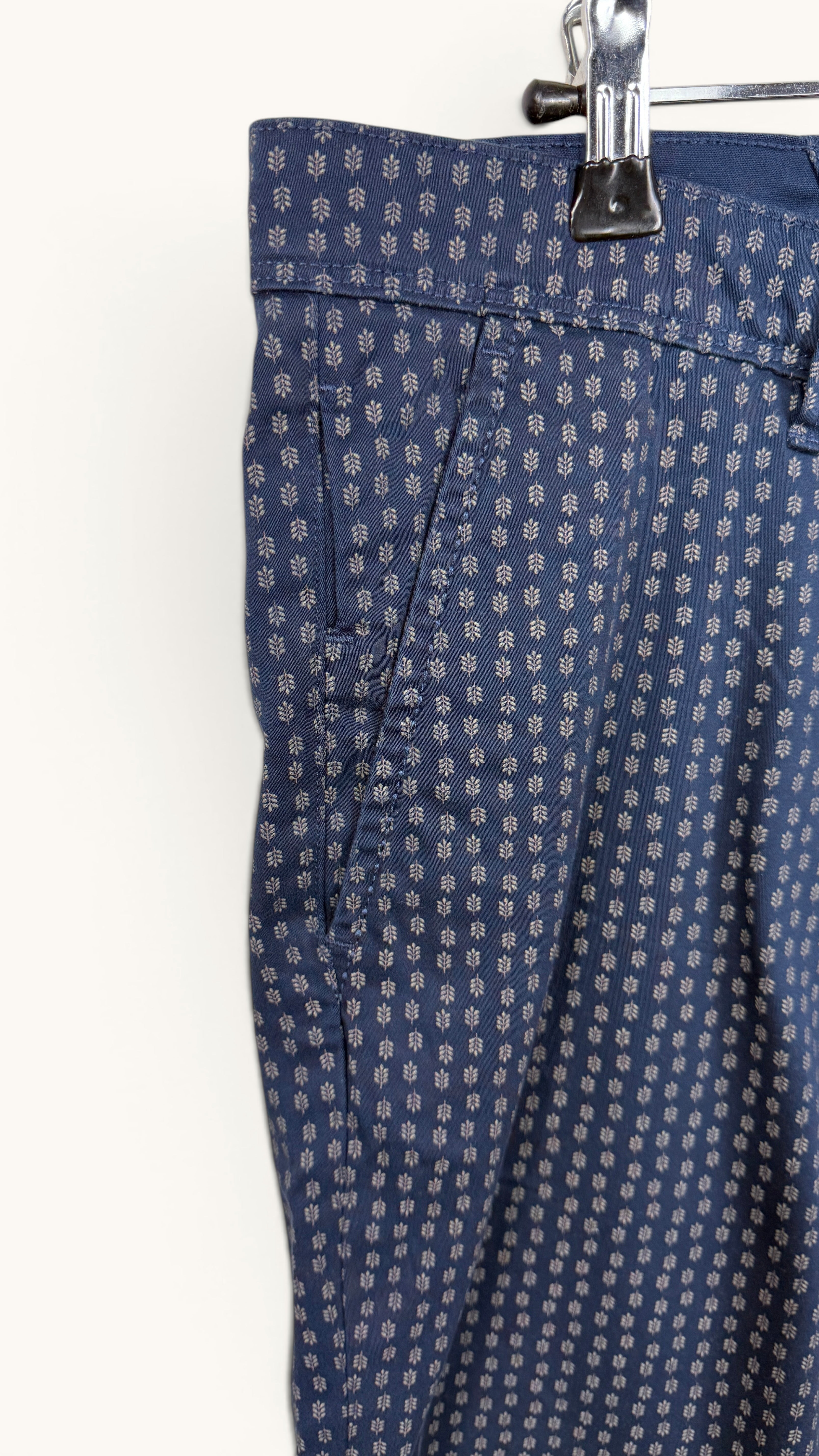 Short chino Frippindealz Jack & Jones bleu marine en coton stretch avec motif géométrique discret