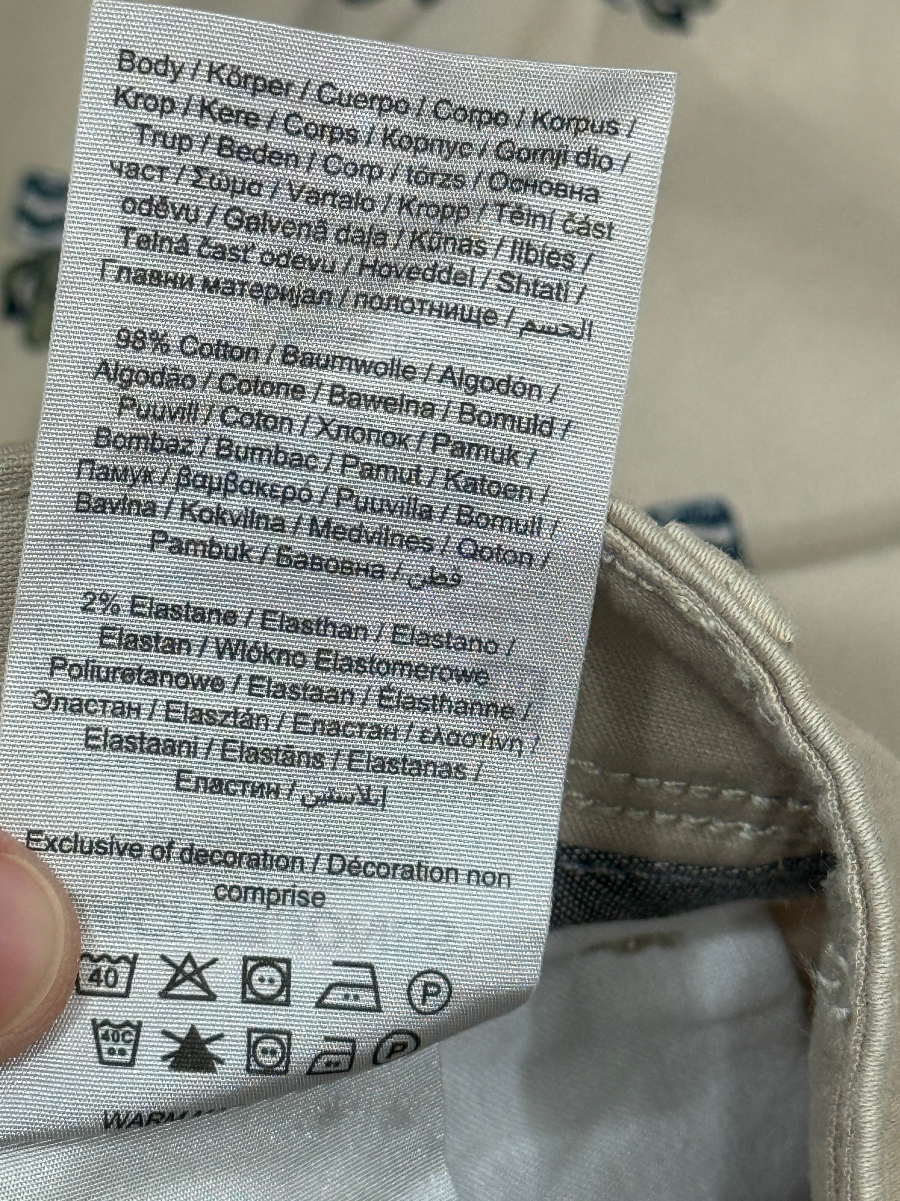 Étiquette de composition Frippindealz pour short chino Jack & Jones beige en coton et élasthanne avec motif cactus