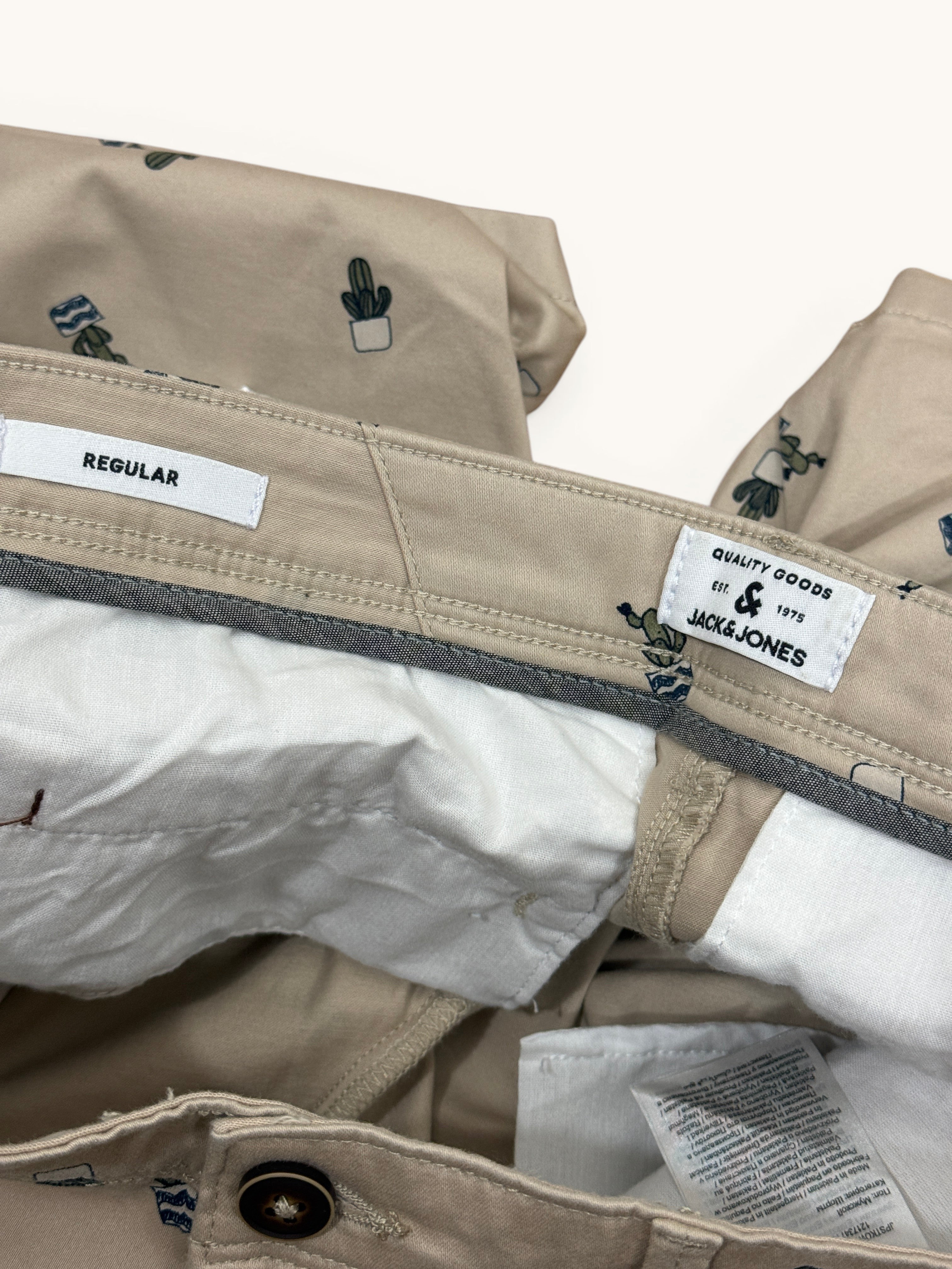 Short chino beige Frippindealz Jack & Jones en coton avec imprimé cactus, coupe regular, neuf avec étiquette.