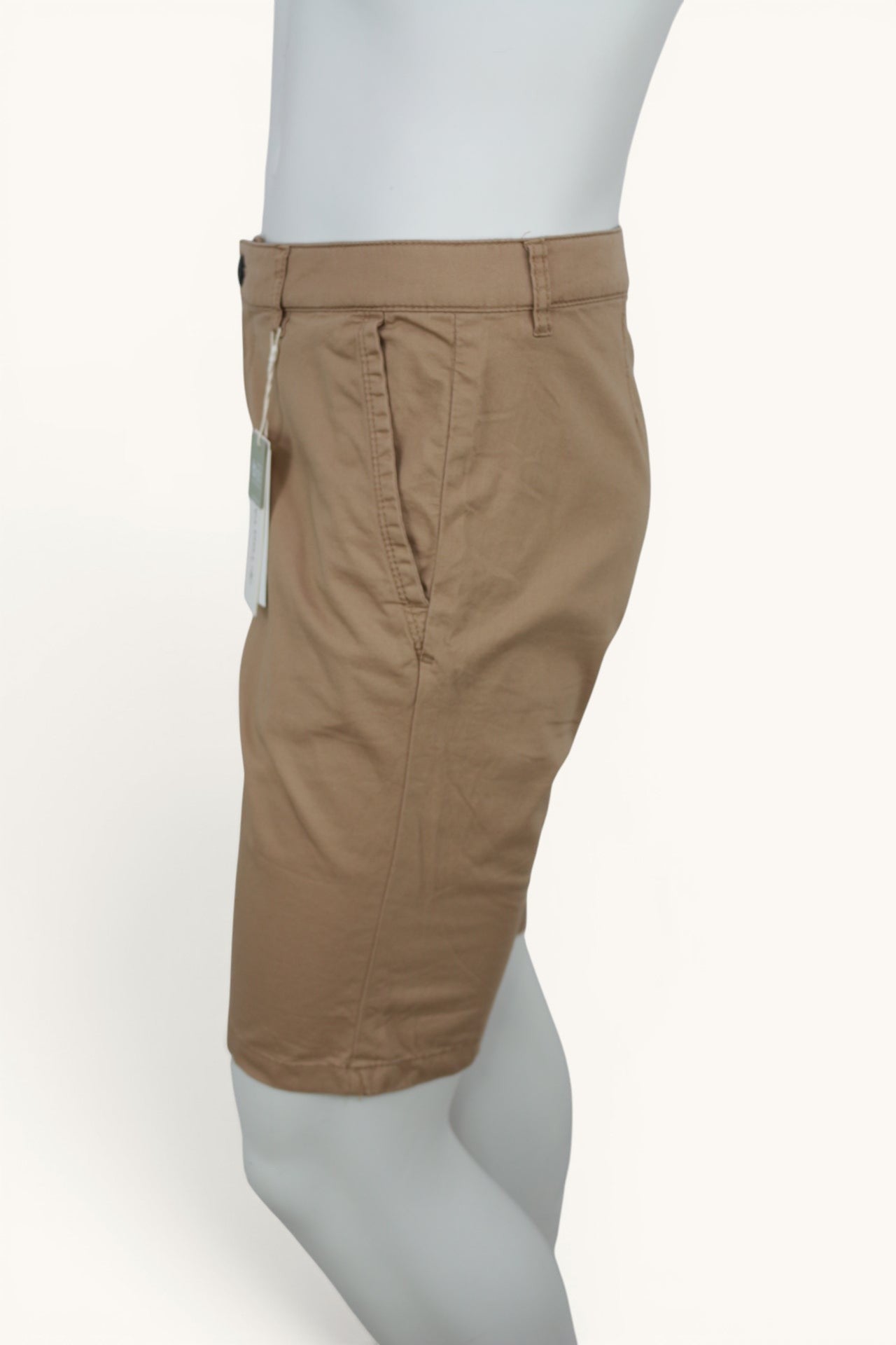 Short chino homme Frippindealz Tom Tailor beige sable en coton stretch, coupe slim, neuf avec étiquette.