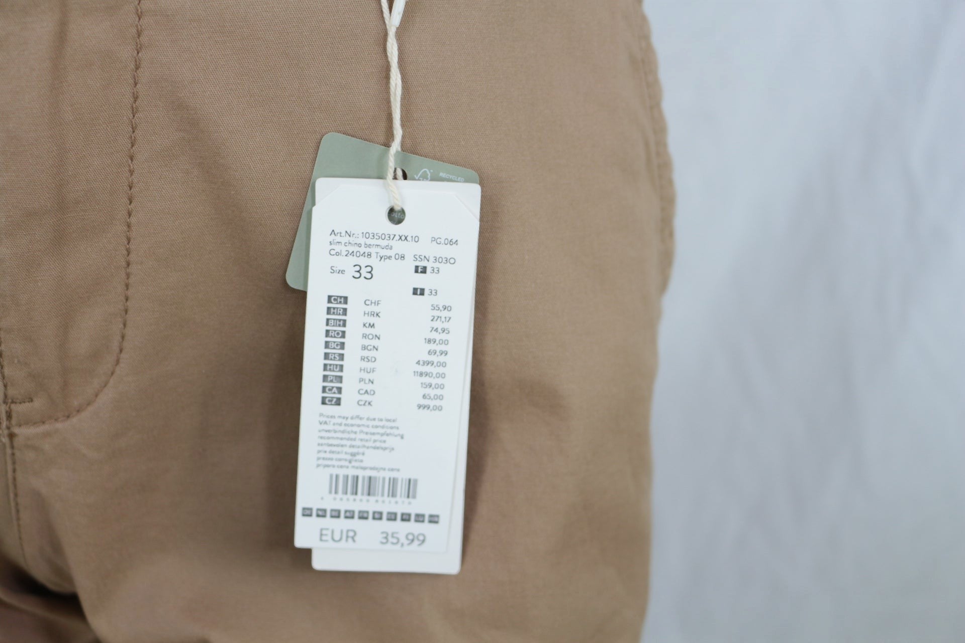 Short chino beige sable Frippindealz Tom Tailor en coton stretch, neuf avec étiquette d'origine.