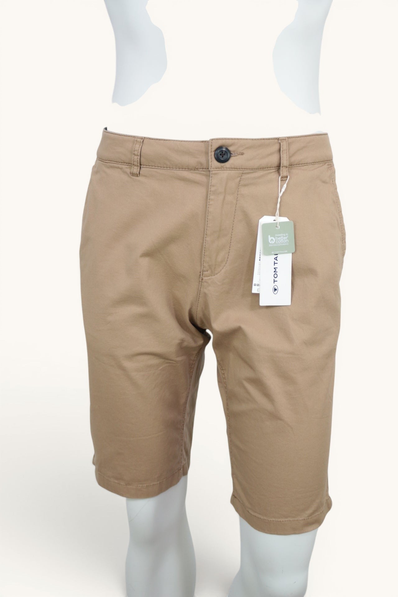 Short chino Frippindealz Tom Tailor beige sable en coton stretch, coupe slim, neuf avec étiquette, style casual.