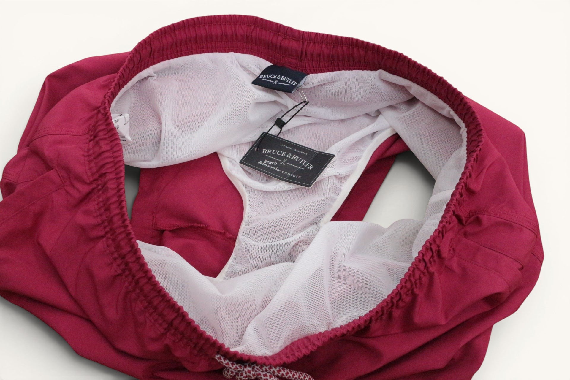 Short de bain Frippindealz Bruce & Butler bordeaux avec doublure en mesh blanc et étiquette d'origine
