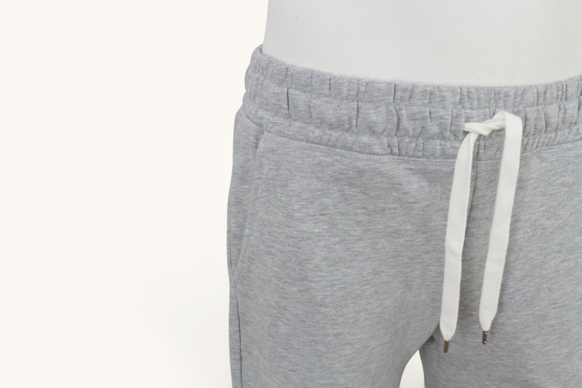 Short homme gris chiné Frippindealz en molleton avec taille élastiquée et cordon de serrage blanc, neuf avec étiquette
