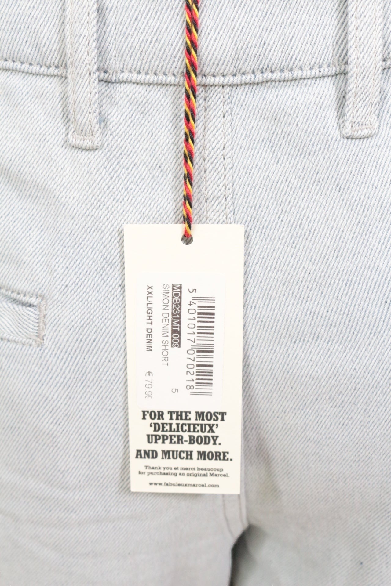 Short en jean Frippindealz Marcel Bruxelles Simon Denim bleu clair avec étiquette de prix, taille XXL