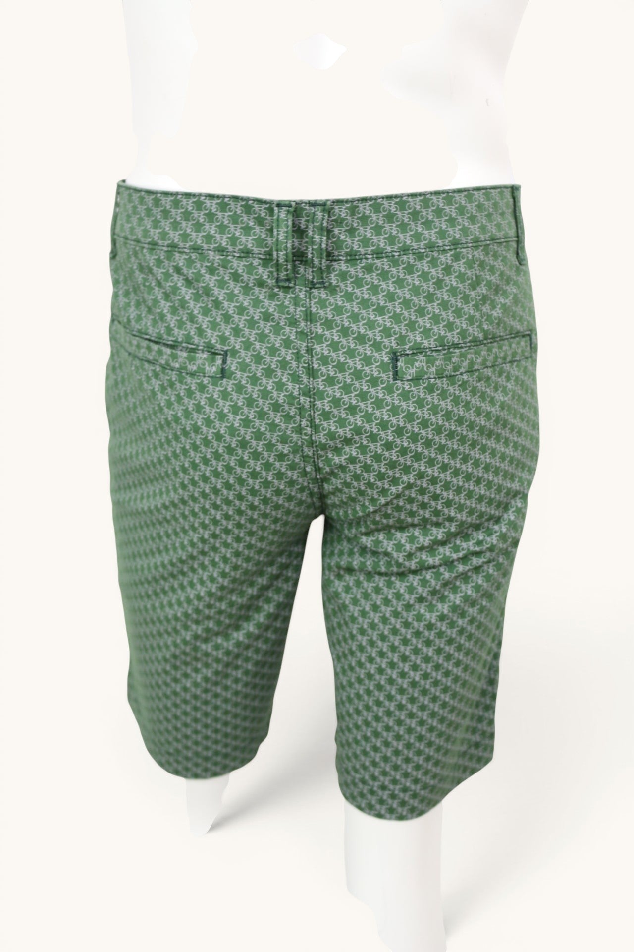 Short Frippindealz Marcel vert Seaweed Green en coton stretch avec imprimé vélos, collection Cyclo Club, taille S.