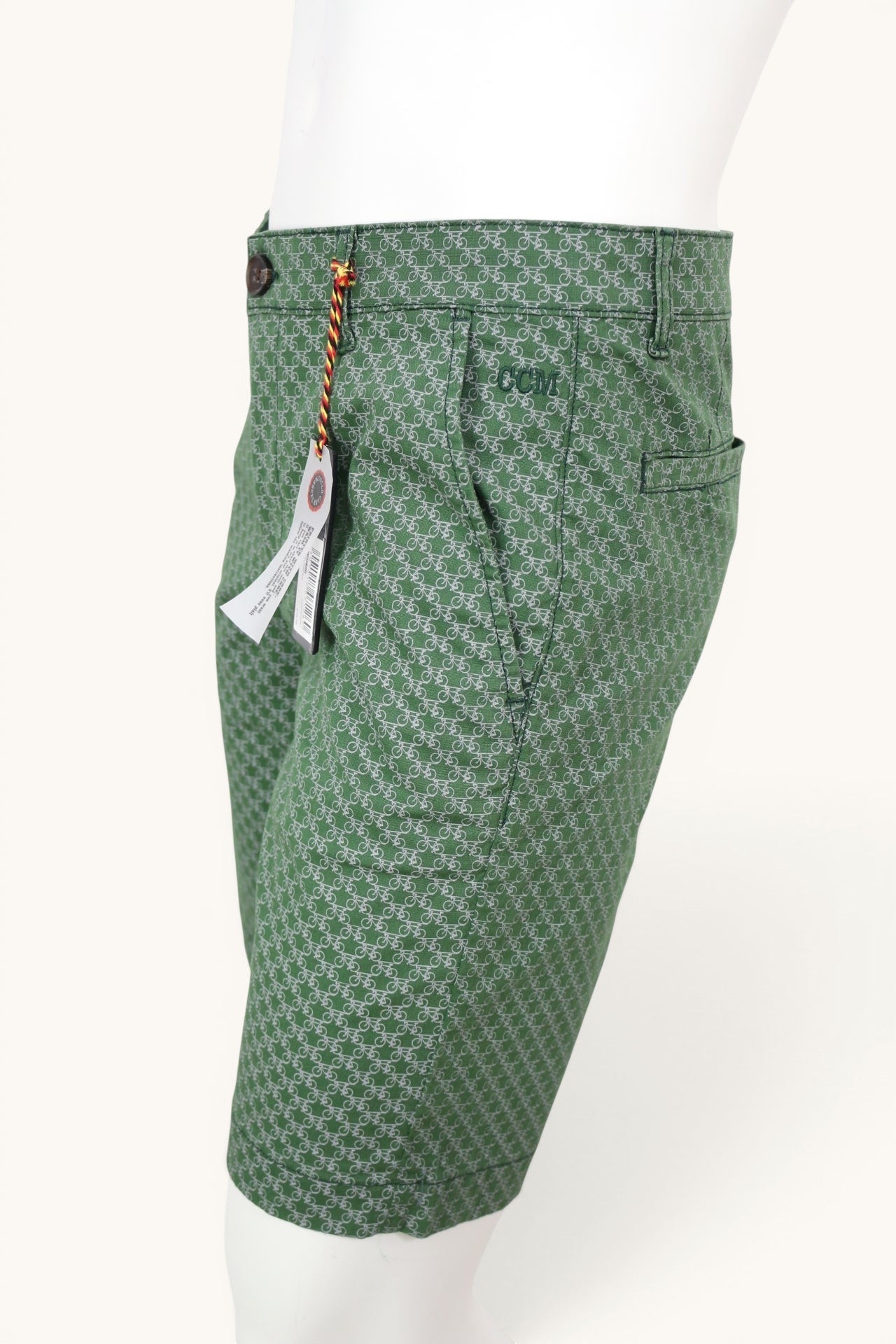Short Frippindealz Marcel Cyclo Club vert Seaweed Green en coton stretch avec imprimé vélos, neuf avec étiquette.