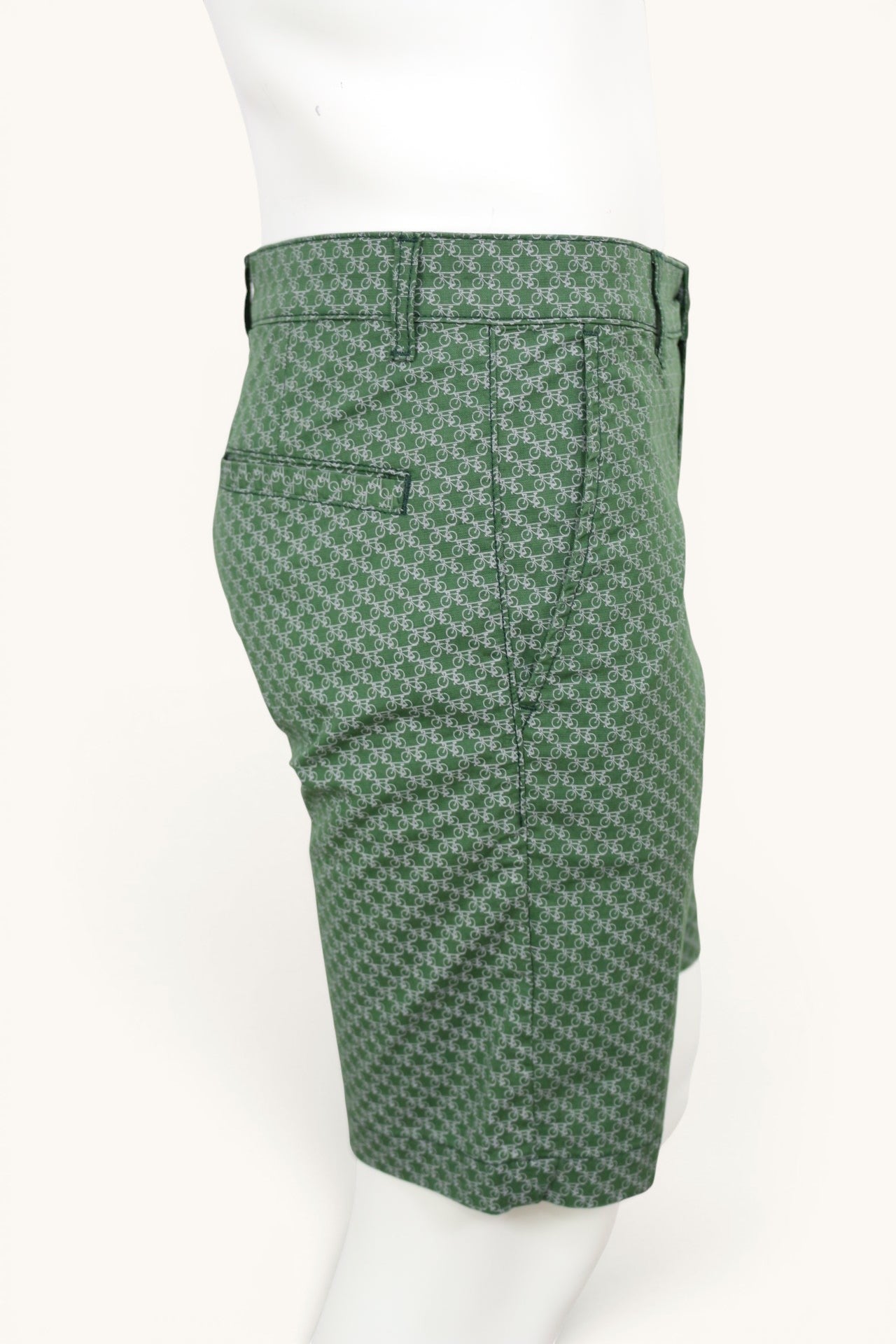 Short Frippindealz Marcel vert Seaweed Green en coton stretch avec imprimé vélos, collection Cyclo Club, taille S.