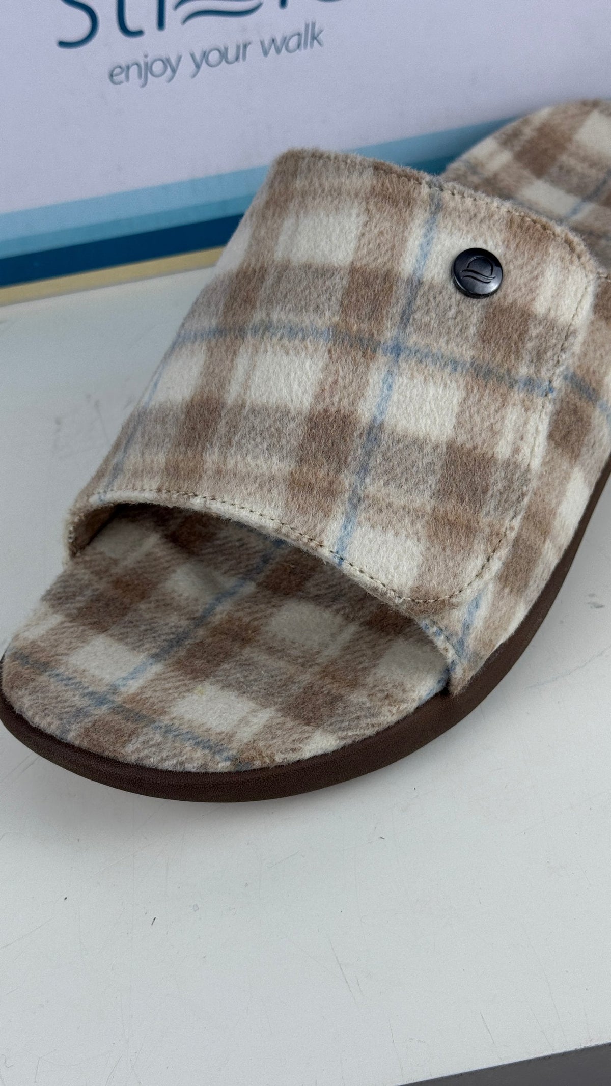 Sandales Frippindealz Strole Den Tartan beige et marron à motif écossais avec semelle confortable