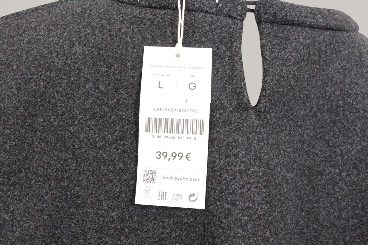 Sweat-shirt gris Oysho neuf avec étiquette de prix, vue rapprochée du tissu texturé et de l'encolure chez Frippindealz