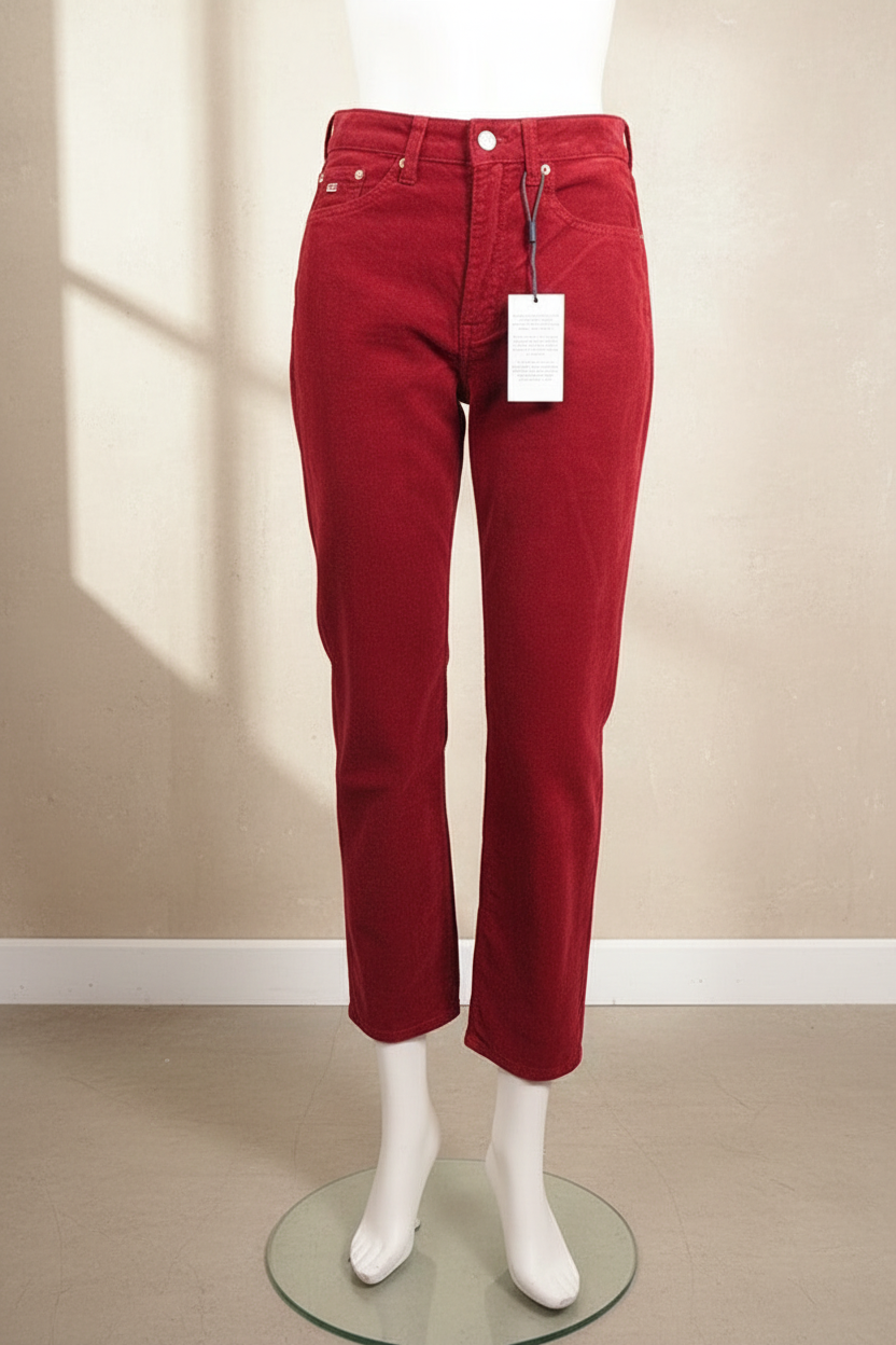 Pantalon droit Frippindealz Tommy Jeans en velours côtelé rouge neuf avec étiquette sur mannequin