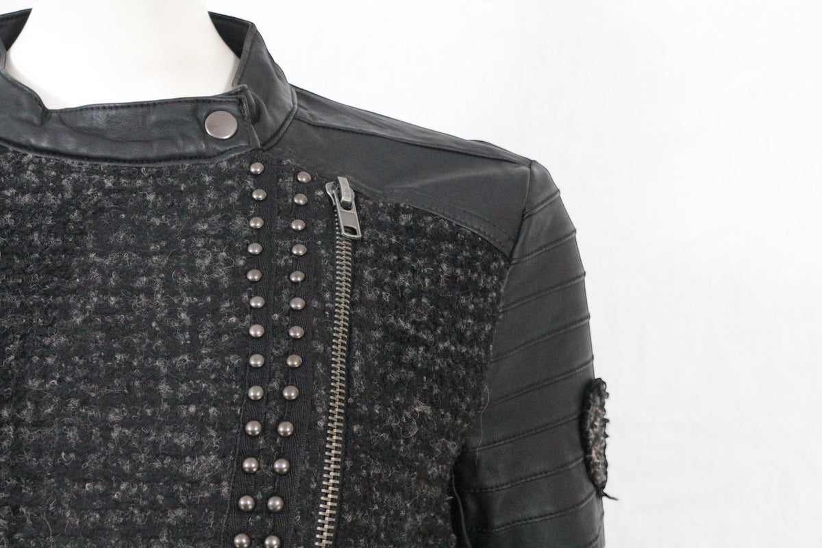 Veste biker Frippindealz en tweed texturé noir et simili cuir avec zip asymétrique, clous métalliques et manches matelassées