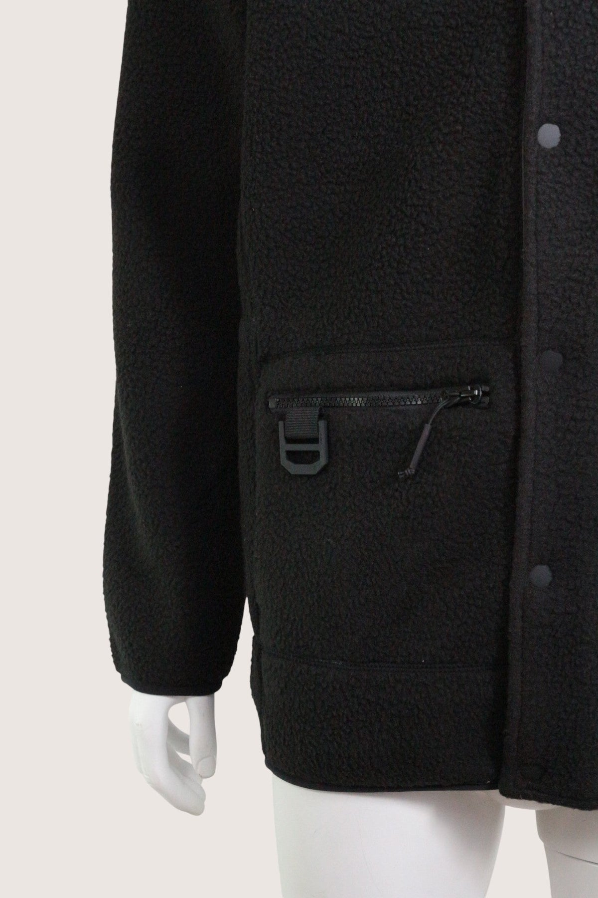 Veste blouson noire en polaire texturée Frippindealz avec poche zippée et boutons-pression, style urbain