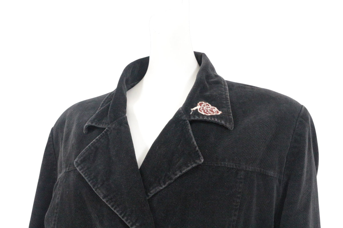 Veste Frippindealz en coton noir style bohème chic avec détail de feuille brodée sur le col