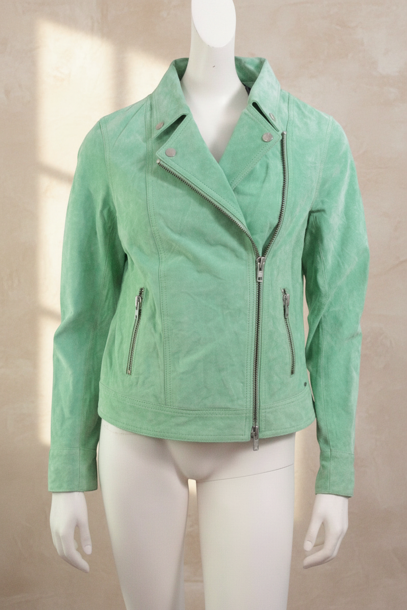 Veste motard en cuir suédé vert clair Ibana de Frippindealz avec fermeture éclair asymétrique et poches zippées