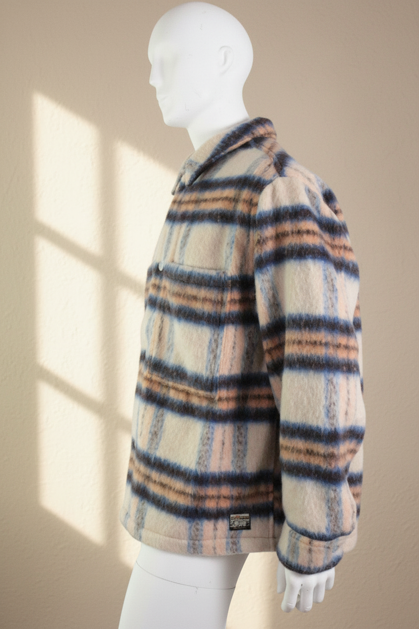 Veste unisexe Frippindealz Levi's en laine beige à motif plaid bleu et marron, coupe droite avec poche poitrine.