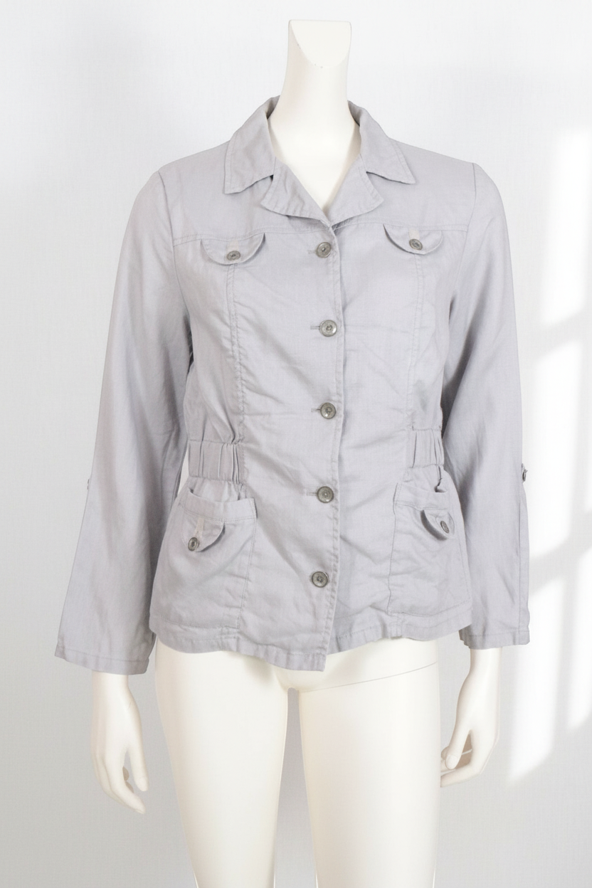 Veste en lin gris clair Frippindealz avec fermeture boutonnée, poches avant et coupe cintrée sur mannequin
