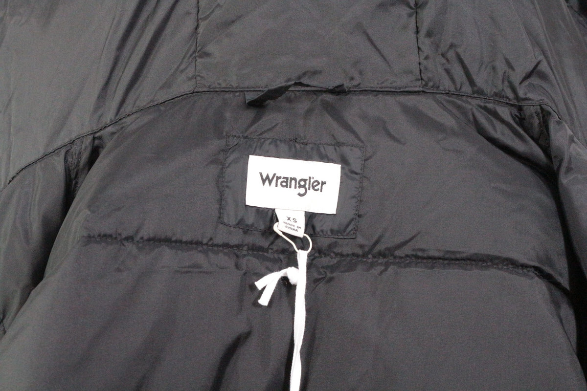 Étiquette intérieure de doudoune noire Wrangler avec taille XS, marque Frippindealz