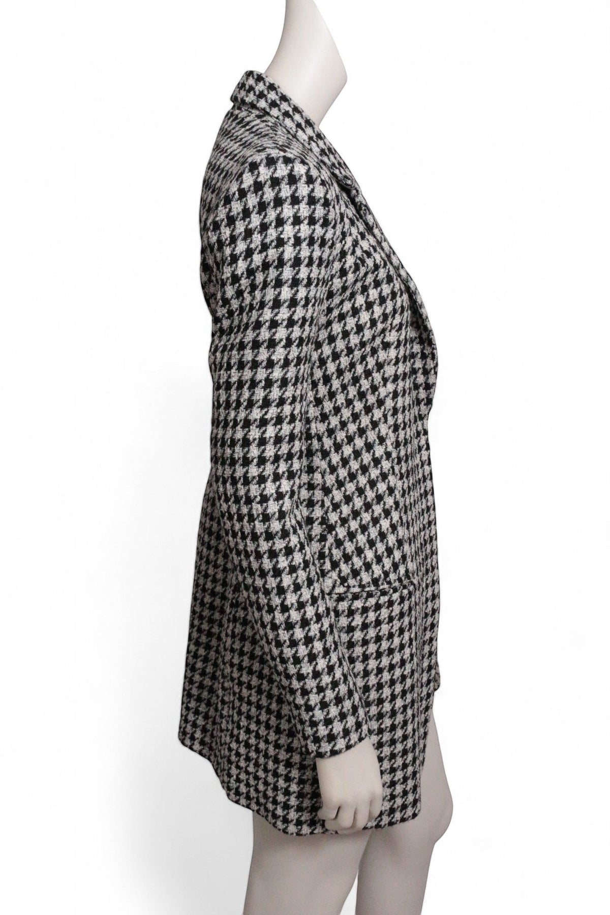 Manteau Frippindealz Zara en mélange polyester et coton avec motif pied de poule noir et blanc, vue de profil