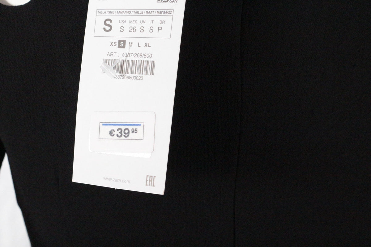 Robe courte noire Frippindealz Zara neuve avec étiquette de prix et taille S visible