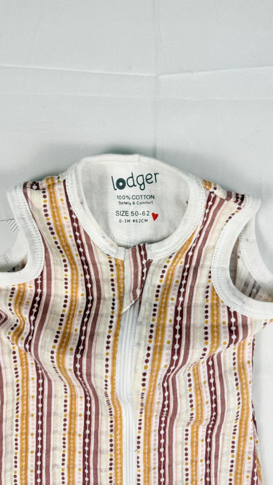 Étiquette de col de la gigoteuse Lodger indiquant 100 % coton et taille 50-62 (0-3 mois) – Frippin'Dealz