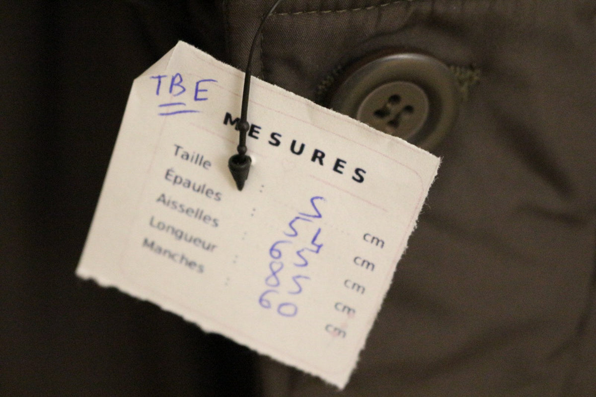 Étiquette de mesures manuscrites du manteau Laurent Cerrer marron – Frippin'Dealz