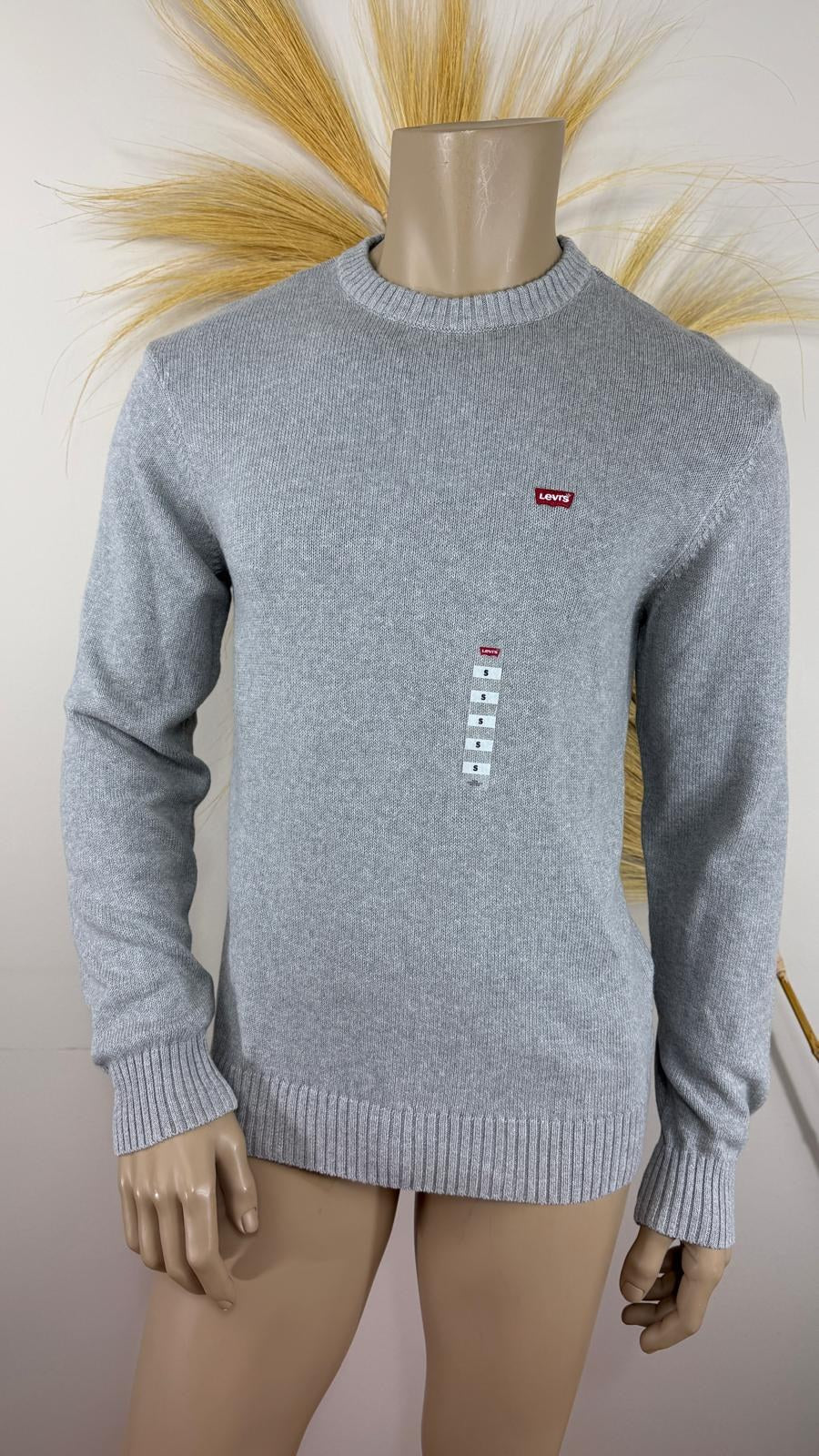 Pull homme Levi's gris chiné col rond en maille de coton, vue de face – Frippin'Dealz
