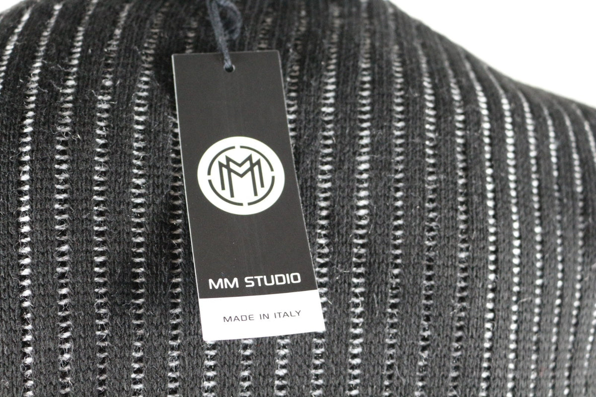 Étiquette MM Studio Made in Italy du pull Millions Man noir – Frippin'Dealz