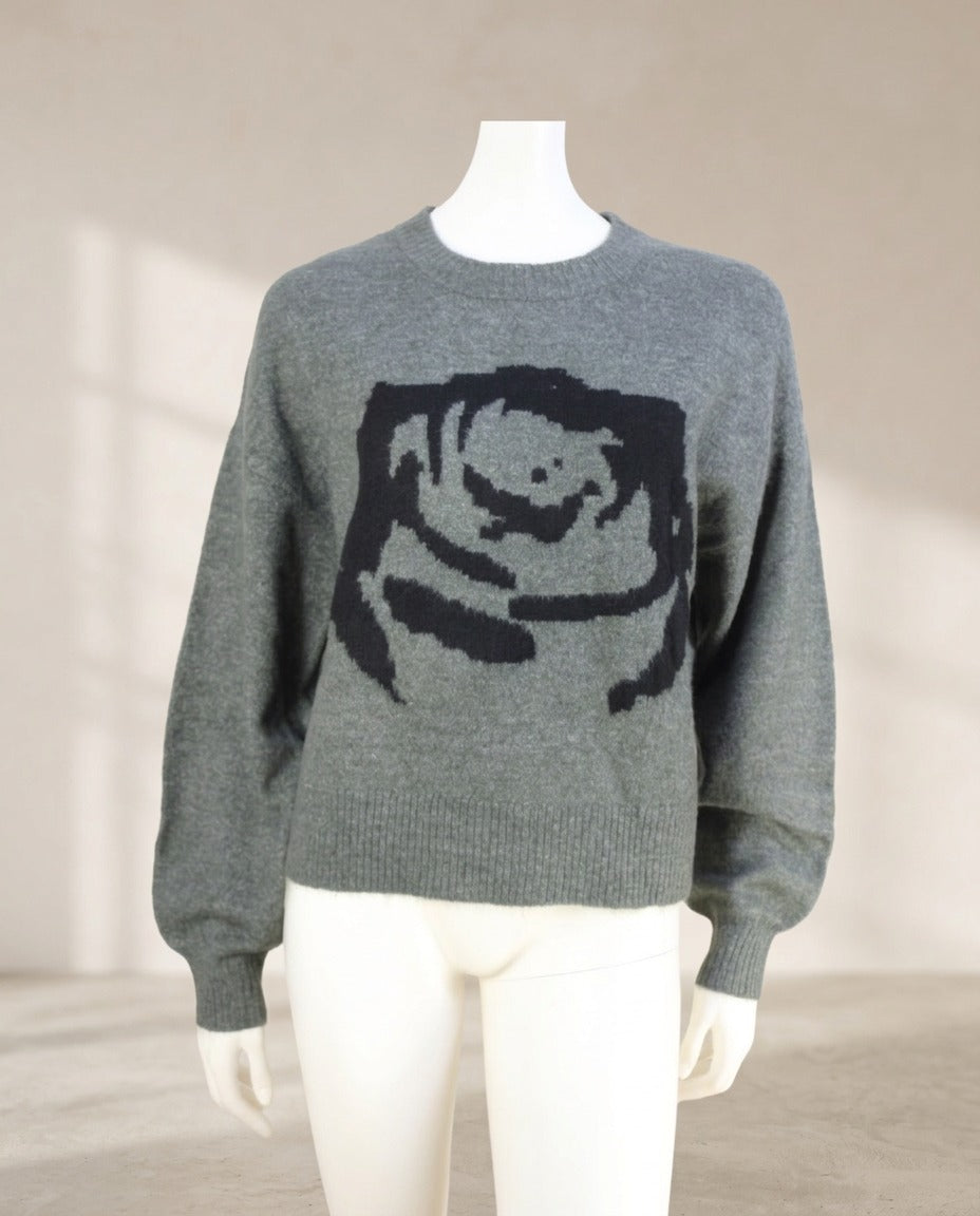 Pull Peace Collective gris chiné avec motif rose noire jacquard sur le devant – Frippin'Dealz – photo retouchée par IA