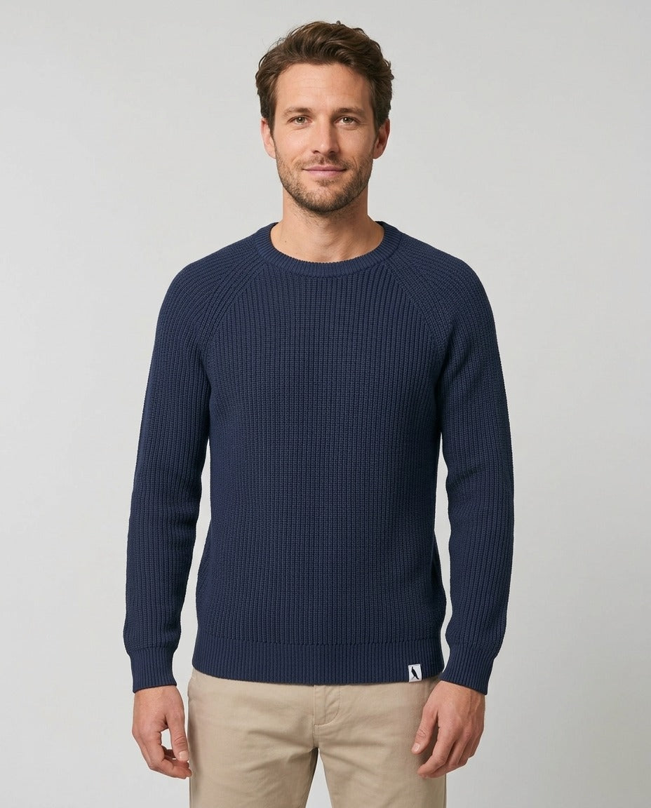 Peregrine Pull maille côtelée marine 100% coton S porté – photo générée par IA