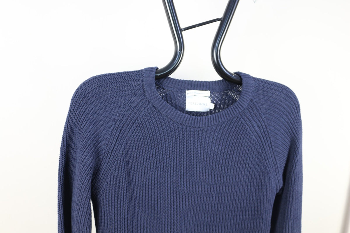 Col rond côtelé et épaules raglan du pull Peregrine marine – Frippin'Dealz
