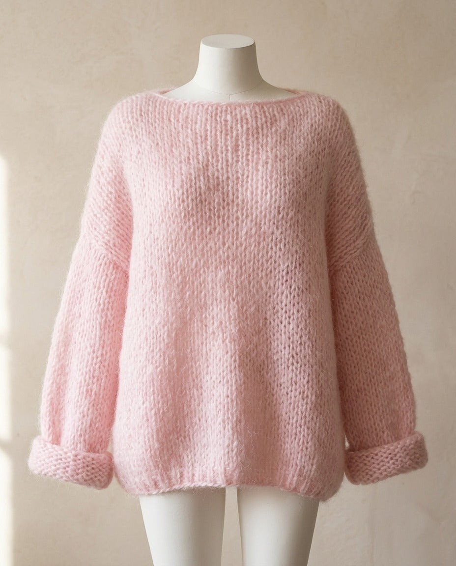 Pull rose en maille duveteuse – photo 1 – Frippin'Dealz – photo retouchée par IA