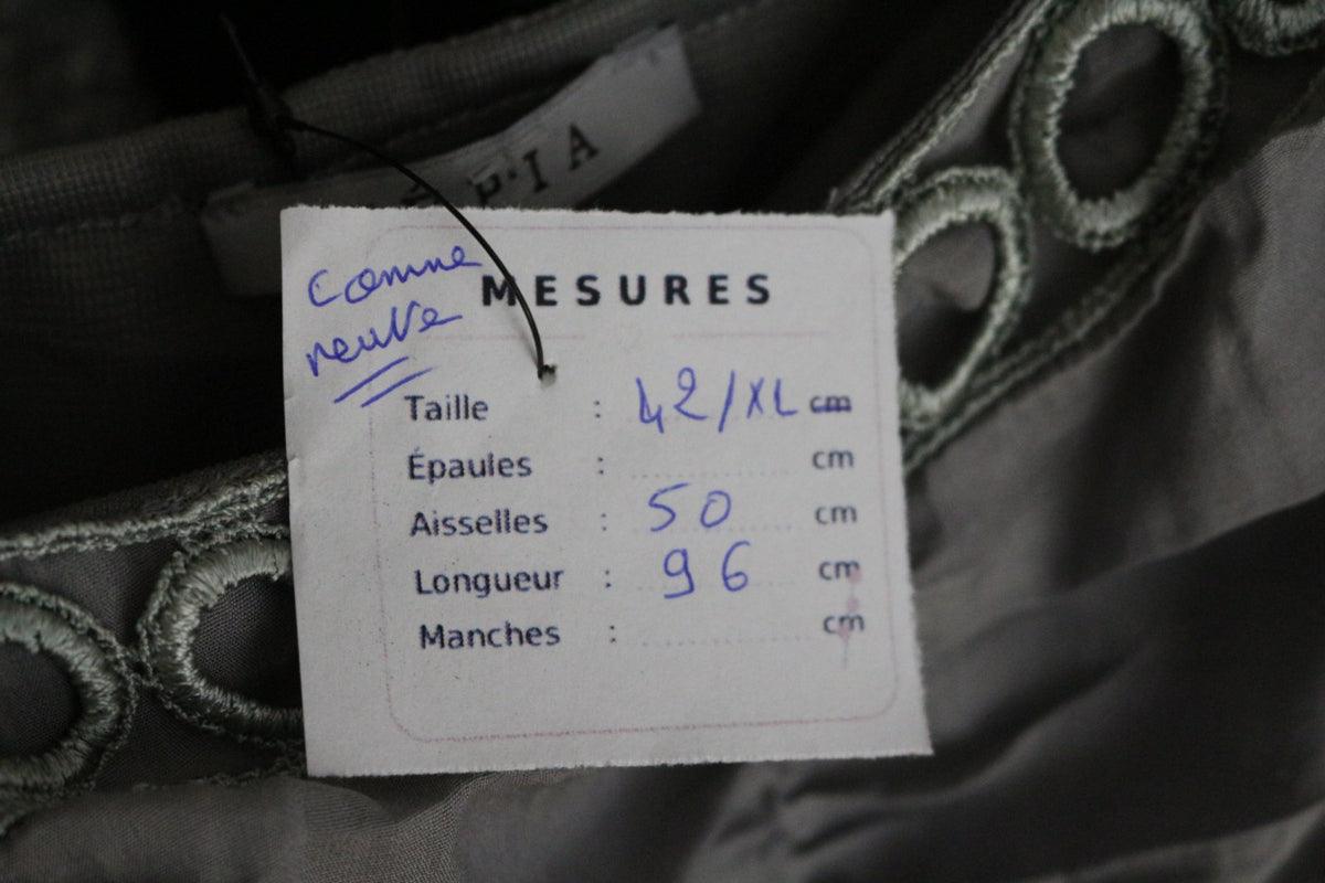Fiche de mesures de la robe Sépia grise, taille 42/XL – Frippin'Dealz