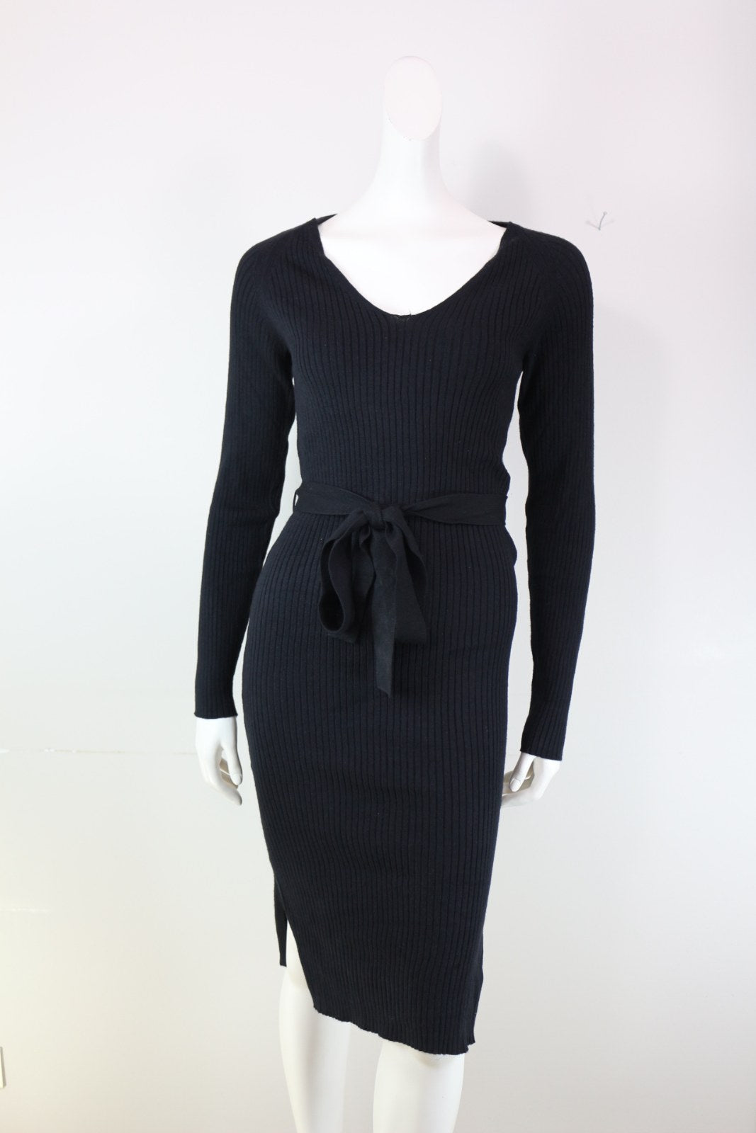 Robe mi-longue Vero Moda noire en maille côtelée avec col V et ceinture à nouer – Frippin'Dealz