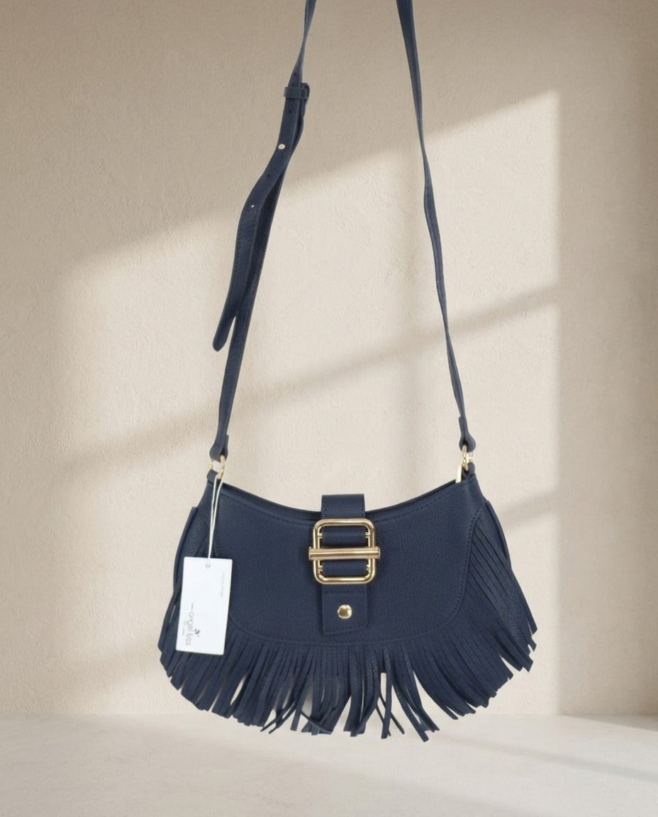 Sac bandoulière Angel Kiss bleu marine à franges avec bandoulière réglable – Frippin'Dealz – photo retouchée par IA
