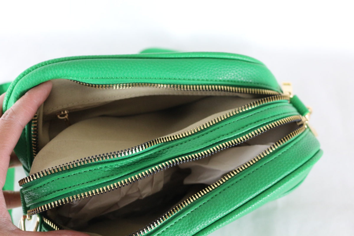 Dos du sac Angel Kiss vert avec poche zippée – Frippin'Dealz