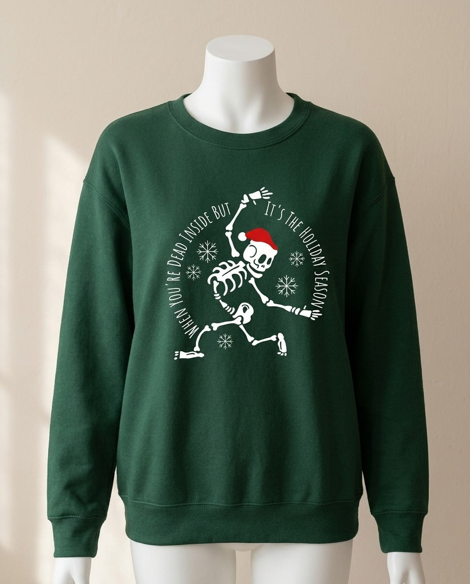 Sweat de Noël squelette dansant – photo 1 – Frippin'Dealz – photo retouchée par IA