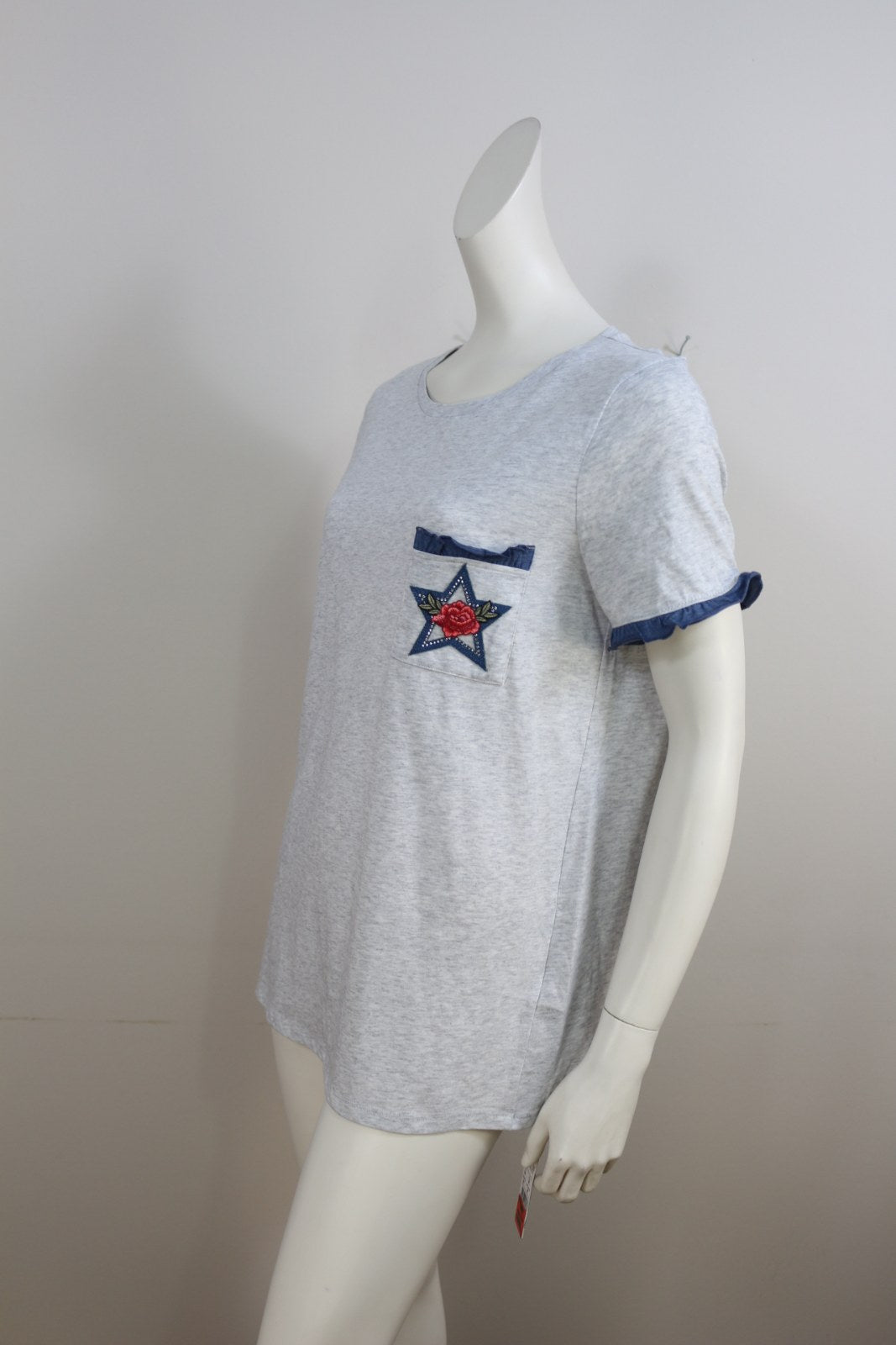 T-shirt gris chiné vu de dos, col rond et manches à volants bleus – Frippin'Dealz