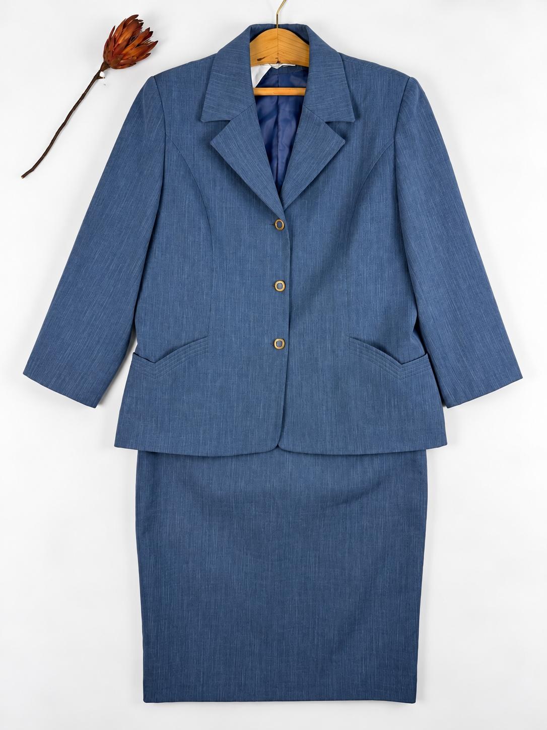 Tailleur Paul Matis bleu chiné veste cintrée à boutons dorés et jupe droite sur cintre – Frippin'Dealz