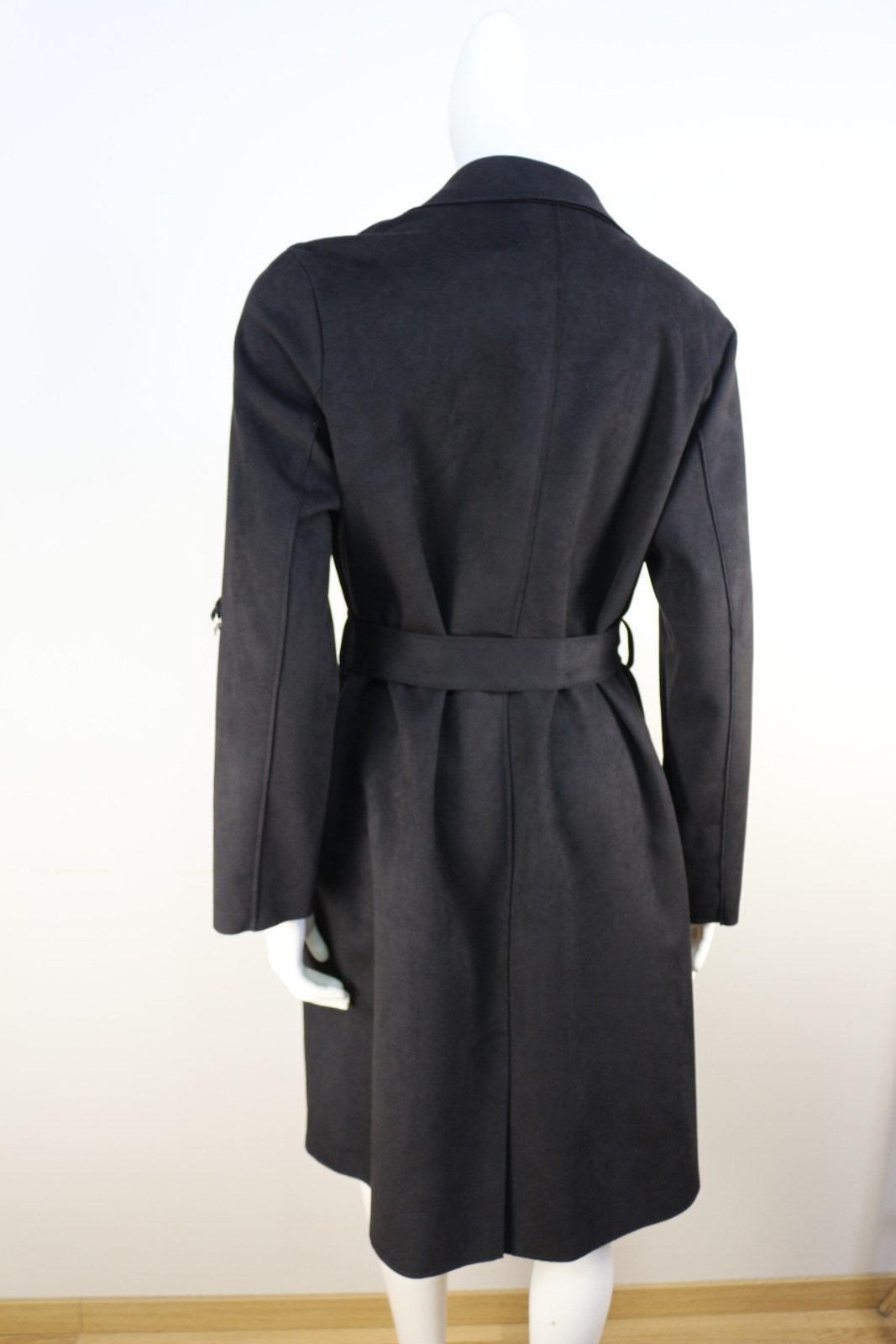 Trench long Stradivarius noir effet daim vu de dos avec ceinture et fente – Frippin'Dealz