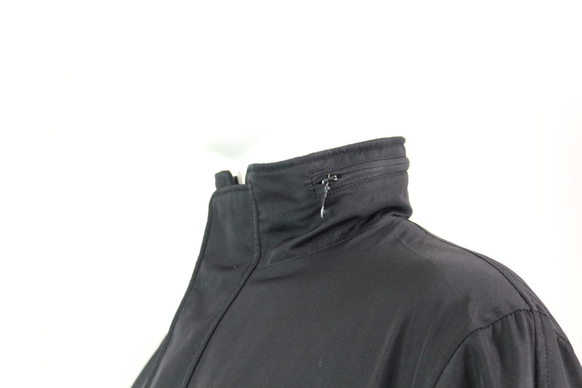 Veste Brice noire vue de trois quarts avec poche latérale et poignet à patte – Frippin'Dealz