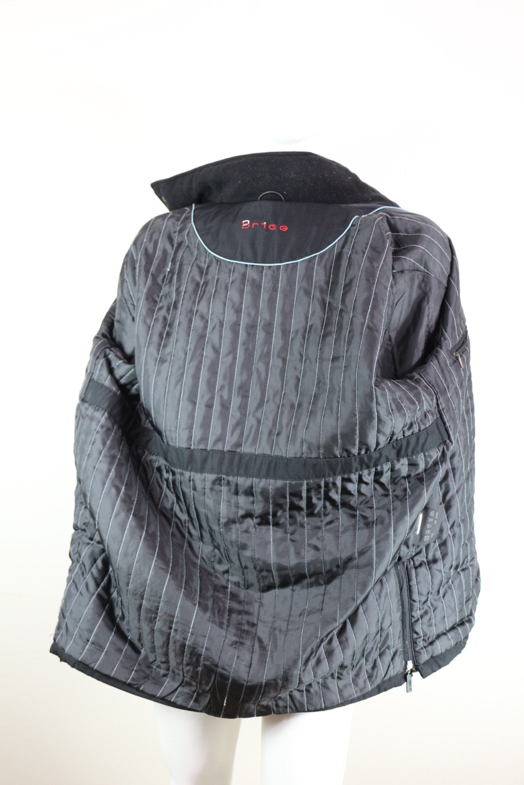 Doublure matelassée à rayures et poches intérieures de la veste Brice noire – Frippin'Dealz