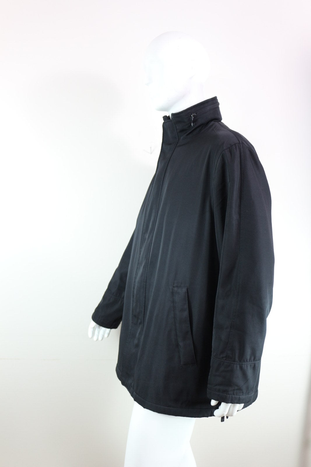 Veste Brice noire vue de dos avec couture centrale – Frippin'Dealz